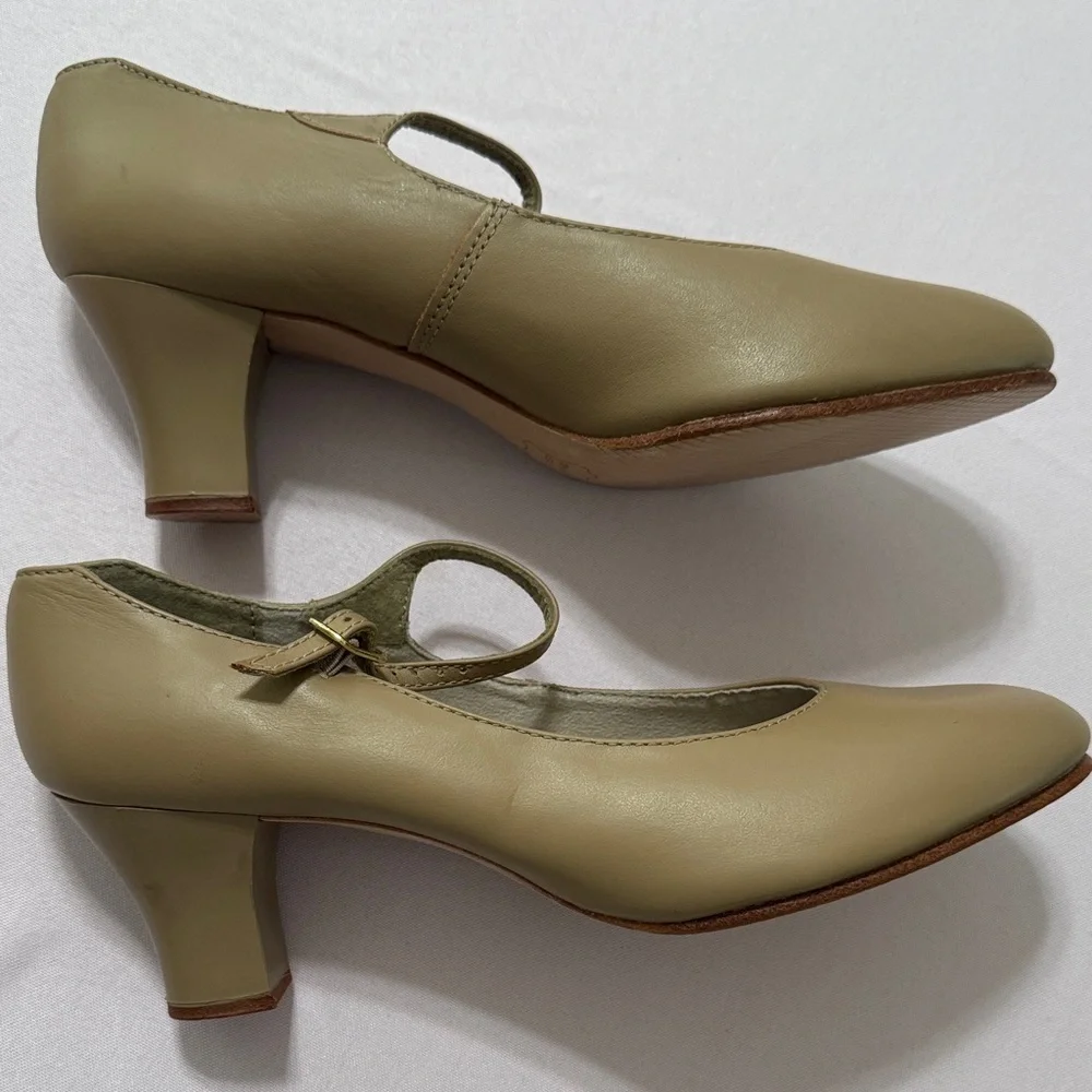 Capezio Women's Tan Character Dance Heels 9M Style 650 - Picture 3 of 13